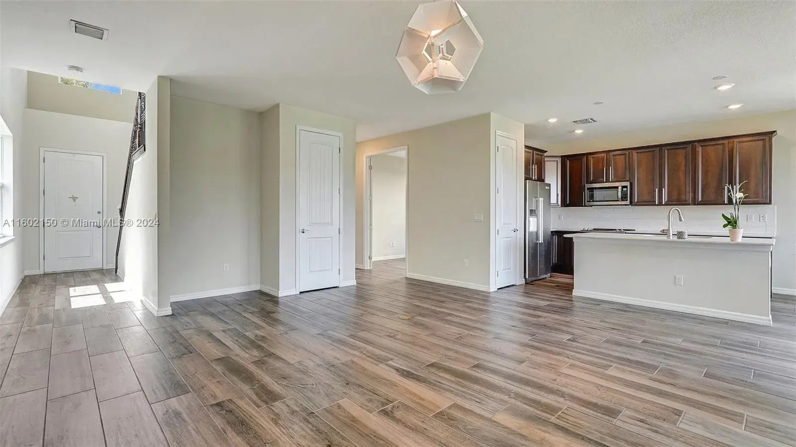 4729 Greenway Dr, Hollywood FL 33021