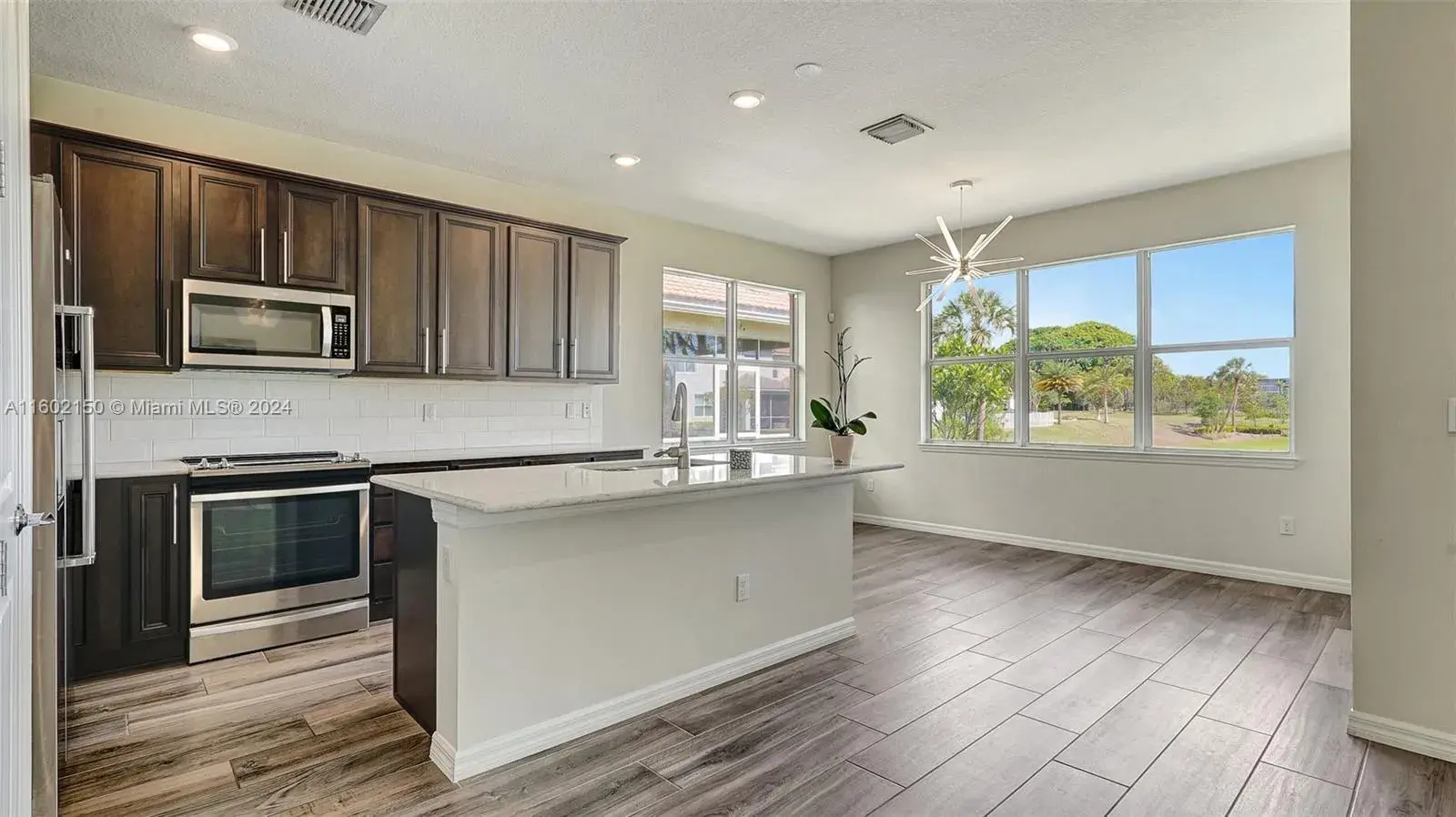 4729 Greenway Dr, Hollywood FL 33021