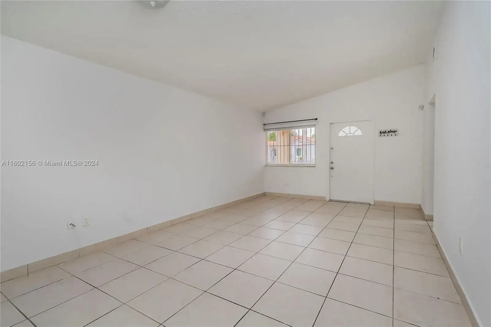 6430 W 25th Ln, Hialeah FL 33016 photo 2