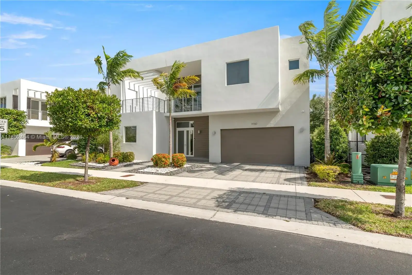 9980 NW 74th Ter, Doral FL 33178 photo 2