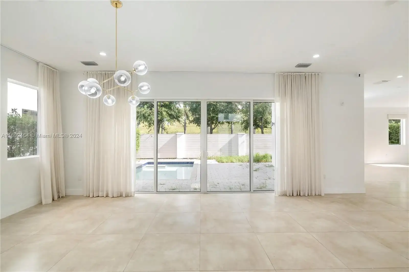 9980 NW 74th Ter, Doral FL 33178 photo 5