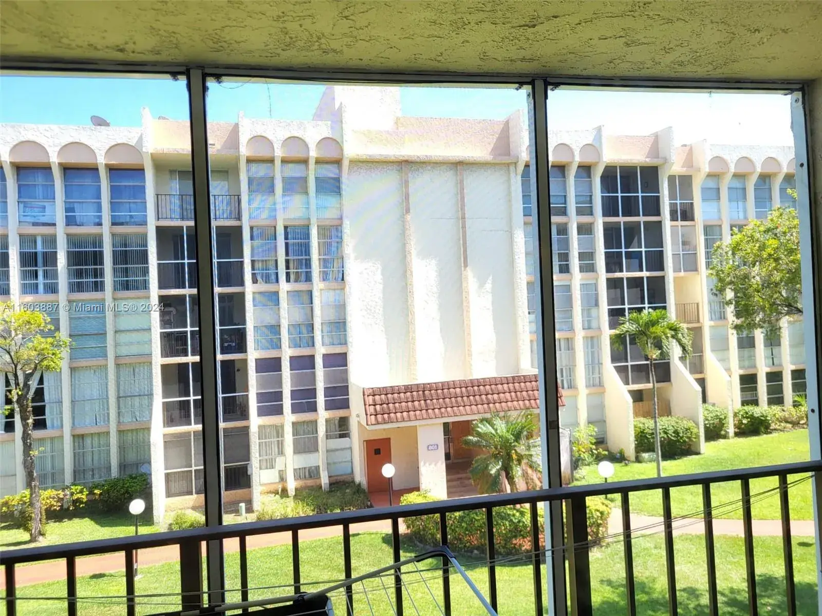 851 Three Islands Blvd # 302, Hallandale Beach FL 33009