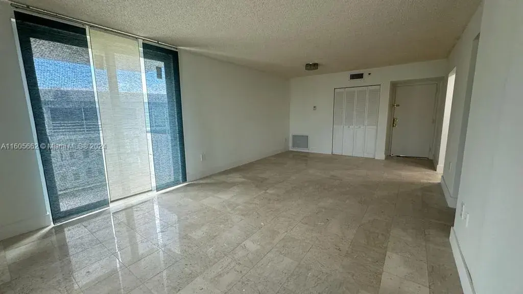 919 Hillcrest Dr # 201, Hollywood FL 33021