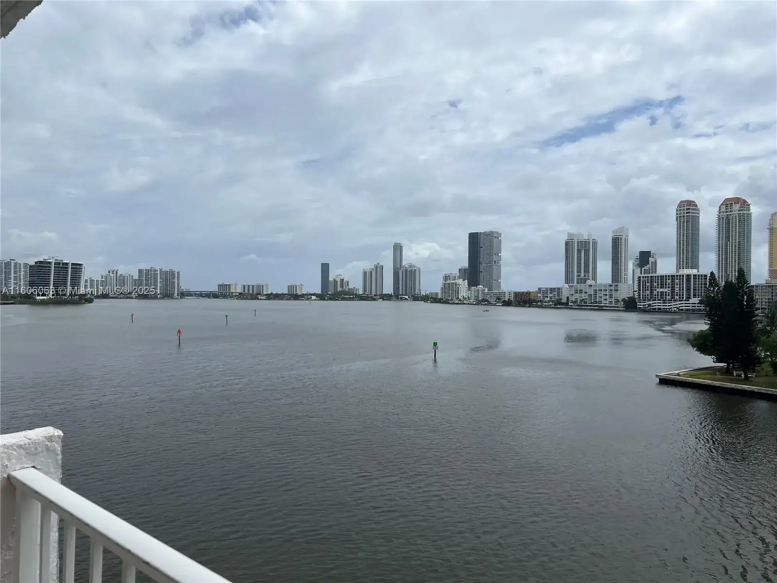 4000 NE 170th St # 604, North Miami Beach FL 33160 photo 4