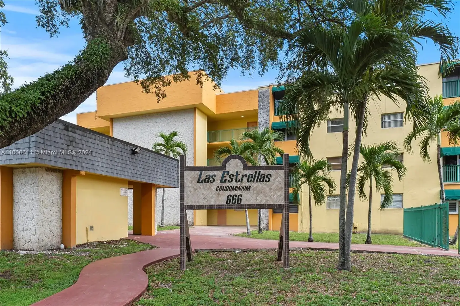 666 W 81st St # 226, Hialeah FL 33014 photo 2