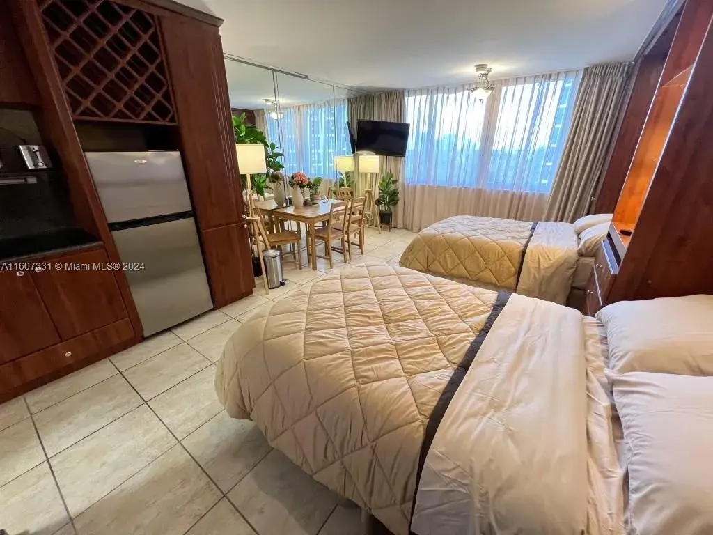 19201 Collins AveAVAILNOW # 428, Sunny Isles Beach FL 33160