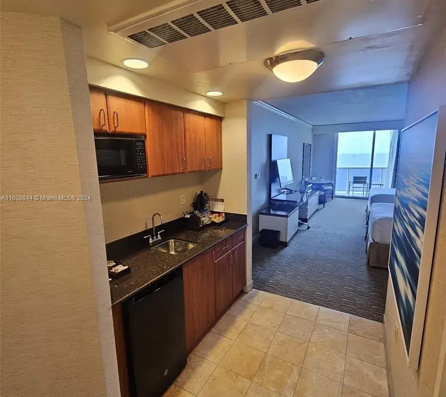 18001 Collins Ave # 2610, Sunny Isles Beach FL 33160