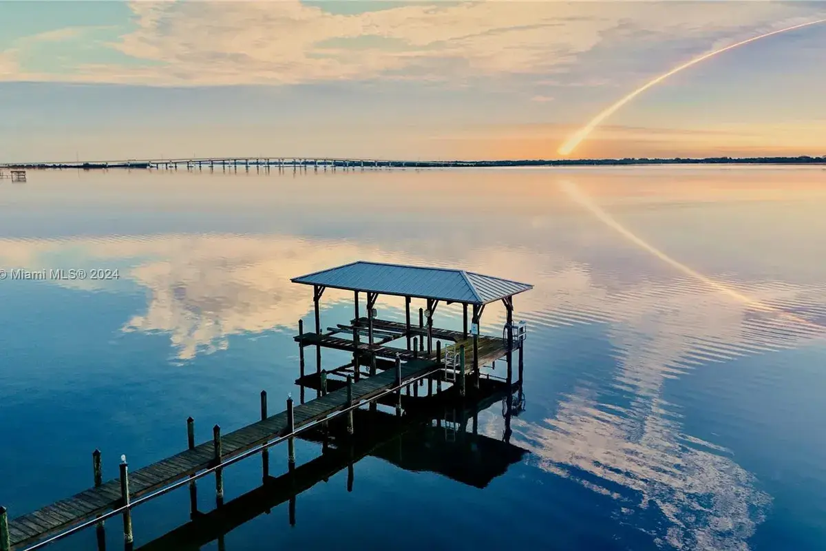 1613 N Indian River Drive, Cocoa FL 32922