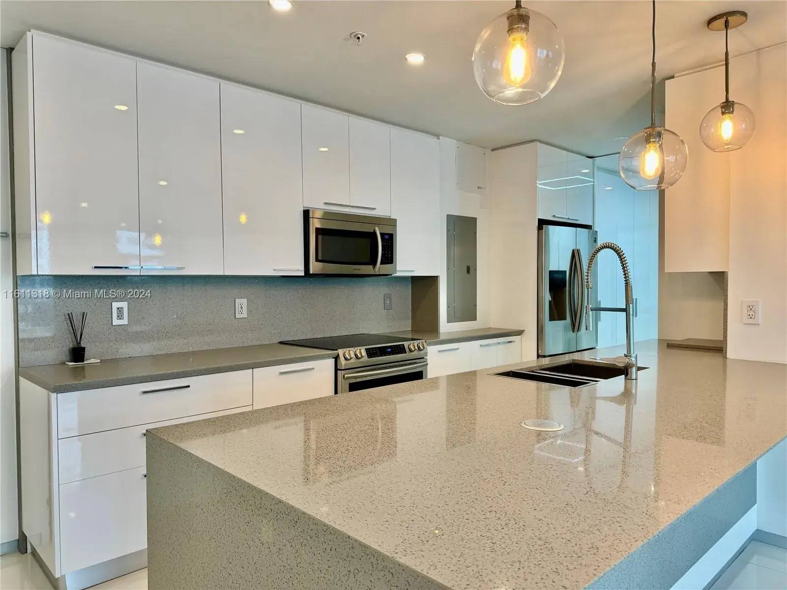 3001 S Ocean Dr # 601, Hollywood FL 33019