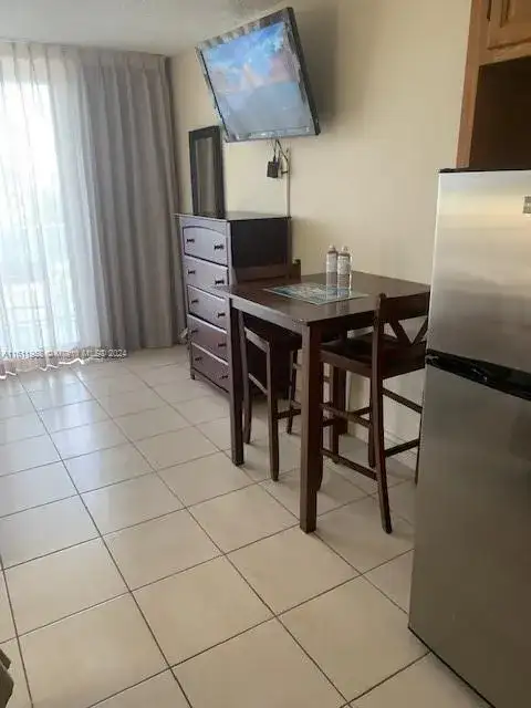 19201 Collins Ave # 506, Sunny Isles Beach FL 33160 photo 3