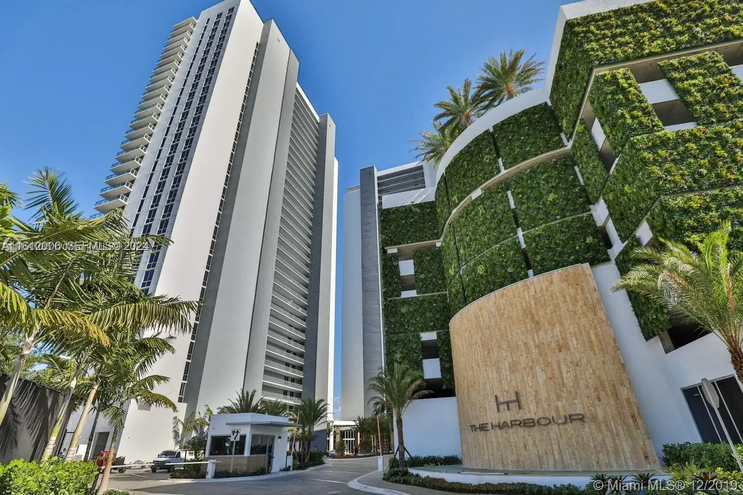 16385 Biscayne Blvd # 1418, North Miami Beach FL 33160 photo 2