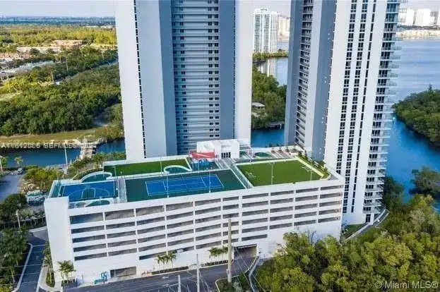 16385 Biscayne Blvd # 1418, North Miami Beach FL 33160 photo 3