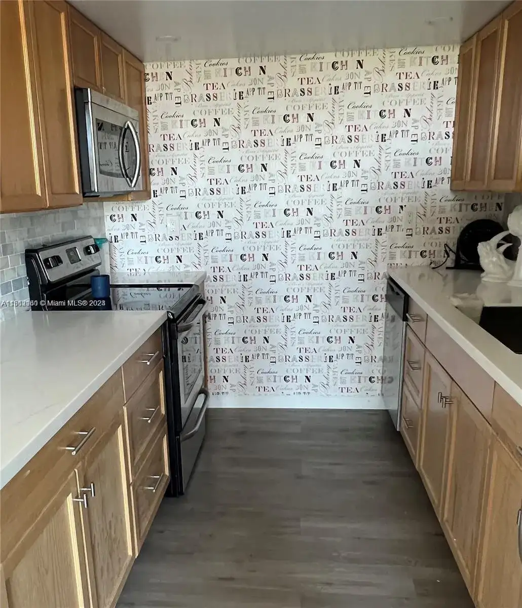 17890 W Dixie Hwy 601 Hwy # 601, North Miami Beach FL 33160 photo 3