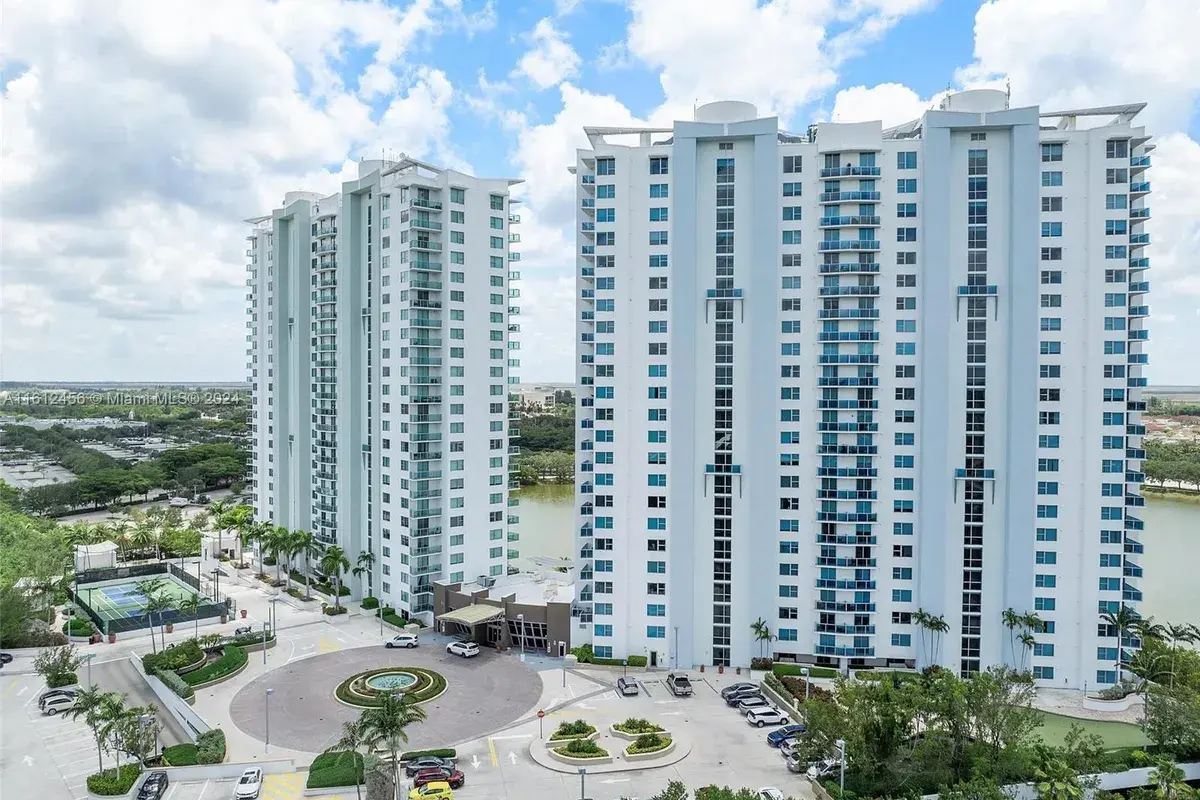 2681 N Flamingo Rd, Sunrise FL 33323