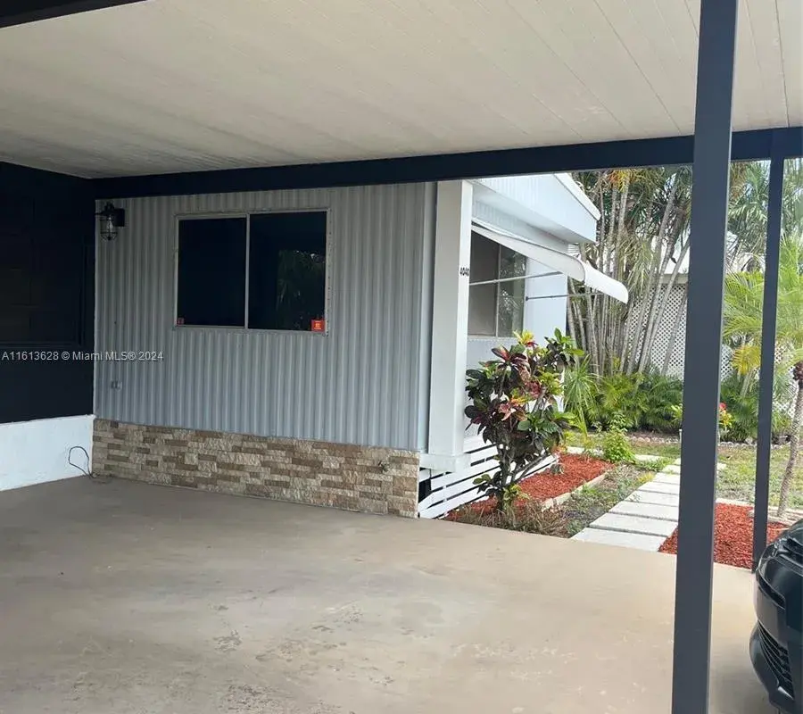 4040 N 67th Ln N, Riviera Beach FL 33404