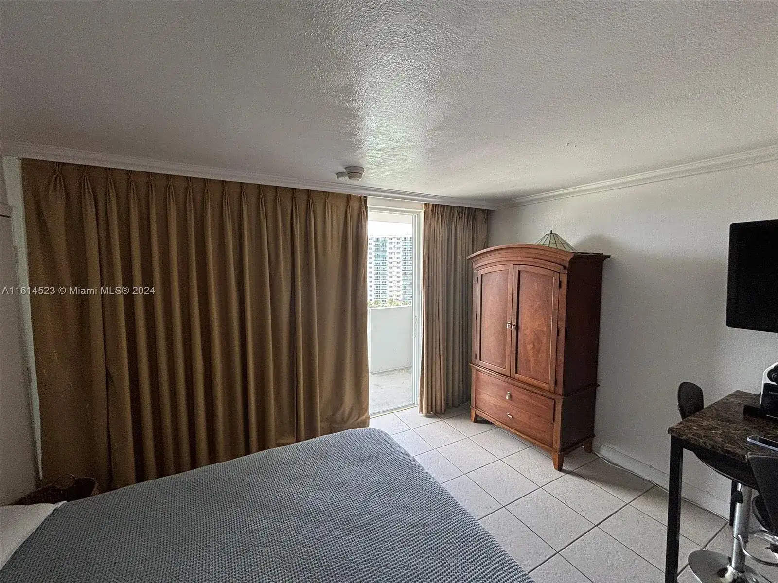 19201 Collins Ave # 934, Sunny Isles Beach FL 33160 photo 5