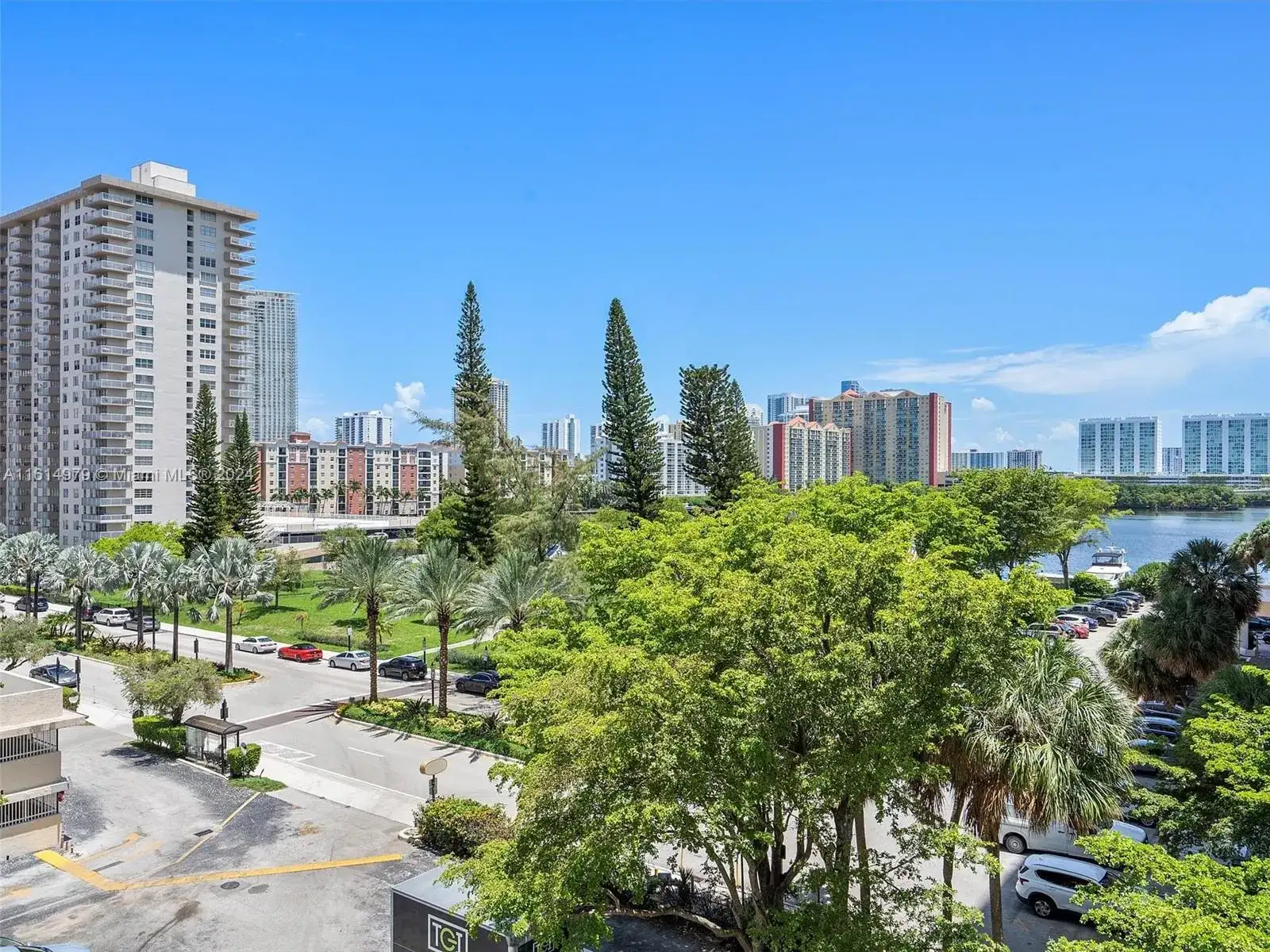 301 174th St # 610, Sunny Isles Beach FL 33160 photo 3