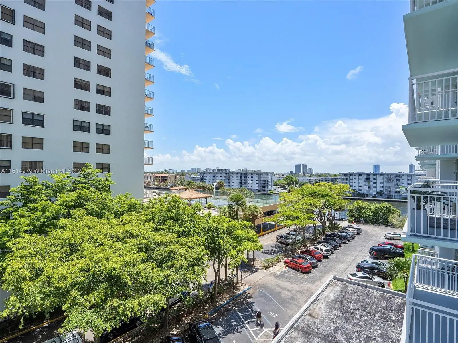 301 174th St # 610, Sunny Isles Beach FL 33160 photo 4