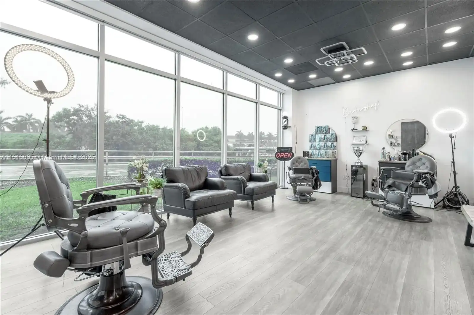 2300 W 84th St, Hialeah FL 33016
