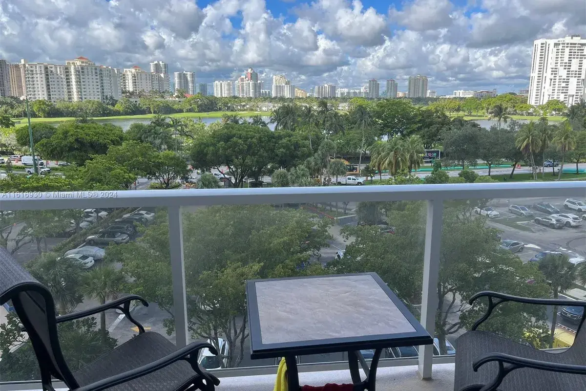 3701 N Country Club Dr # 705, Aventura FL 33180