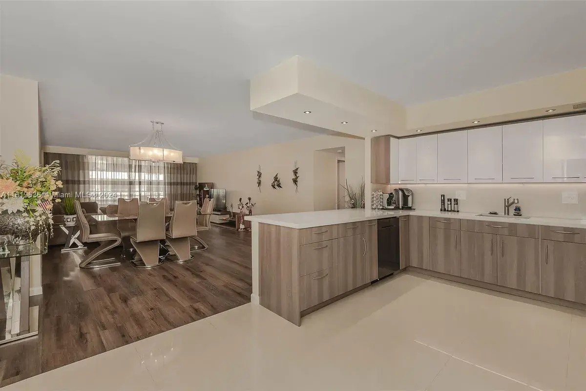 600 Three Islands Blvd # 521, Hallandale Beach FL 33009