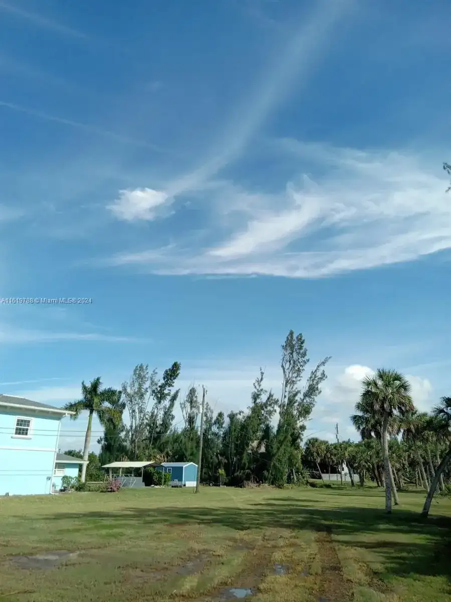 215 Glenholm Ave, Other City - In The State Of Florida FL 33950 photo 3