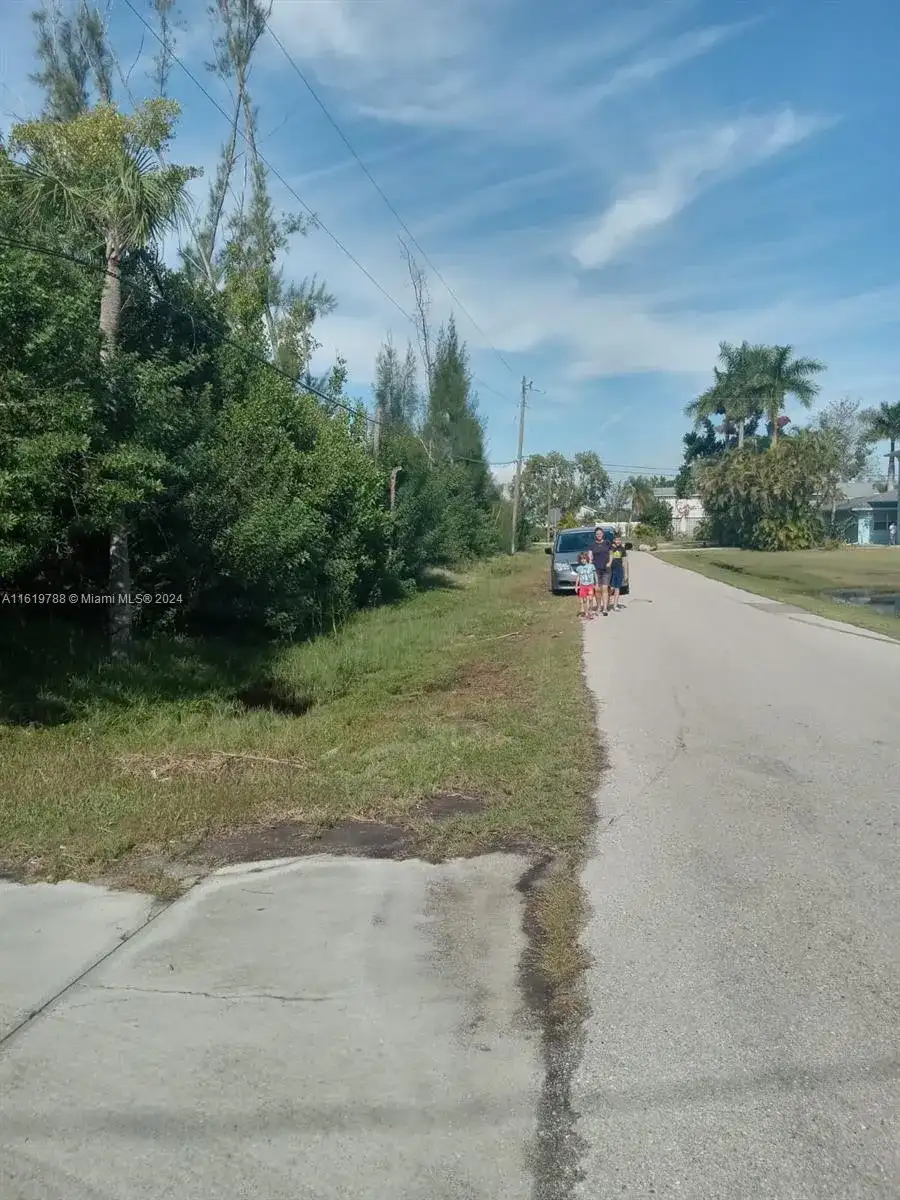 215 Glenholm Ave, Other City - In The State Of Florida FL 33950 photo 4