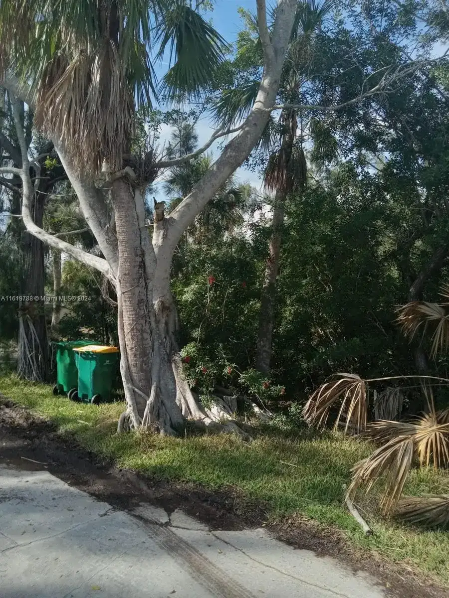 215 Glenholm Ave, Other City - In The State Of Florida FL 33950 photo 5