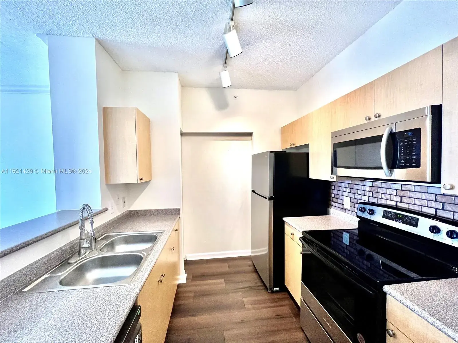 1919 Van Buren St # 816A, Hollywood FL 33020