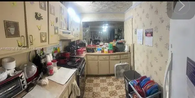 1750 W 46th St # 433, Hialeah FL 33012 photo 4