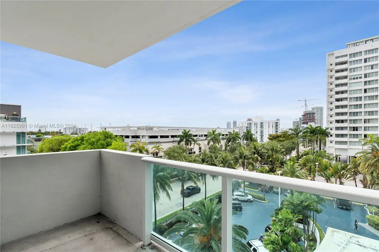 1 bedroom 1 bath Residential for sale at 1200 West Ave # 515, Miami Beach FL 33139
