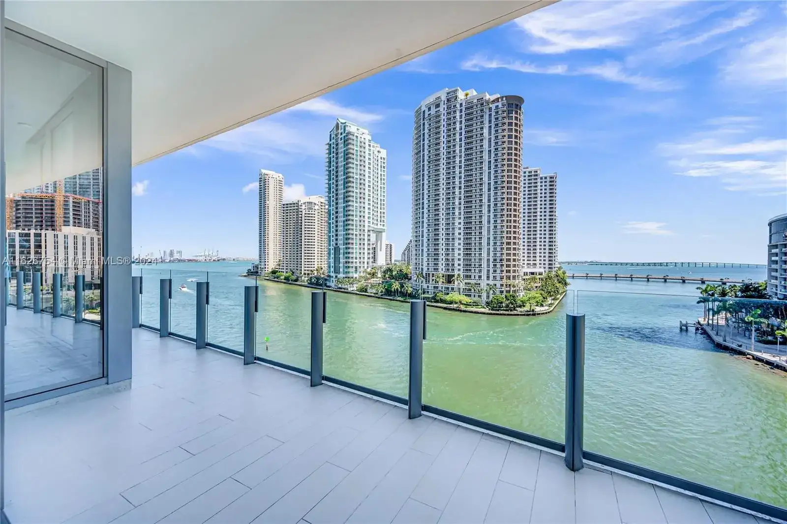 300 Biscayne Blvd Way # 703, Miami FL 33131 photo 2