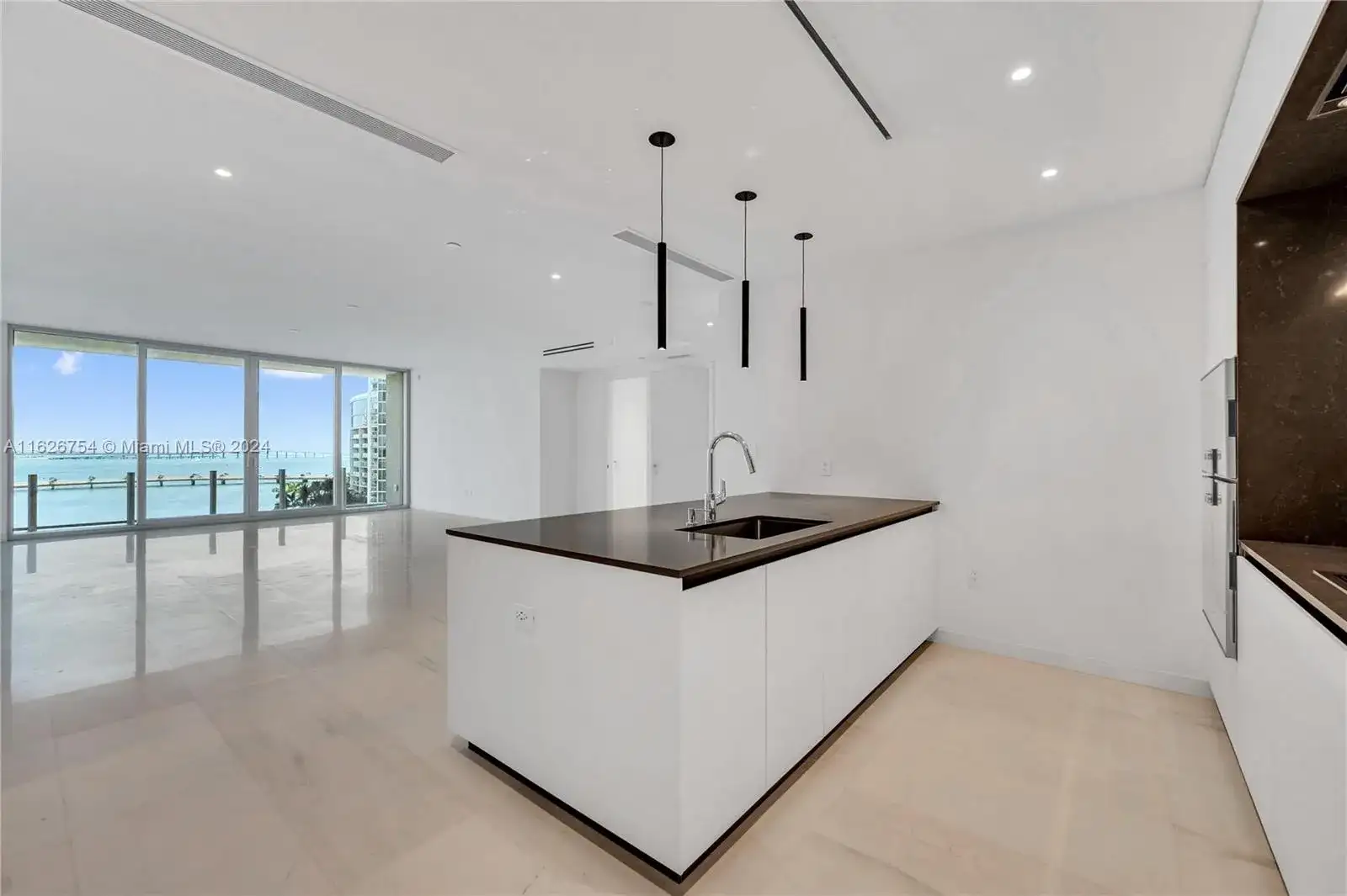 300 Biscayne Blvd Way # 703, Miami FL 33131 photo 4
