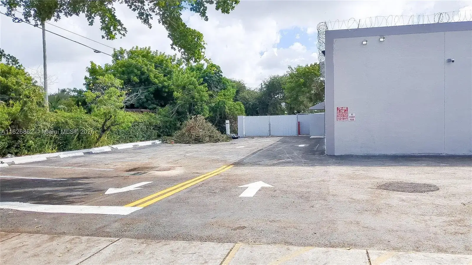 16525 NW 27th Ave, Miami Gardens FL 33054 photo 5