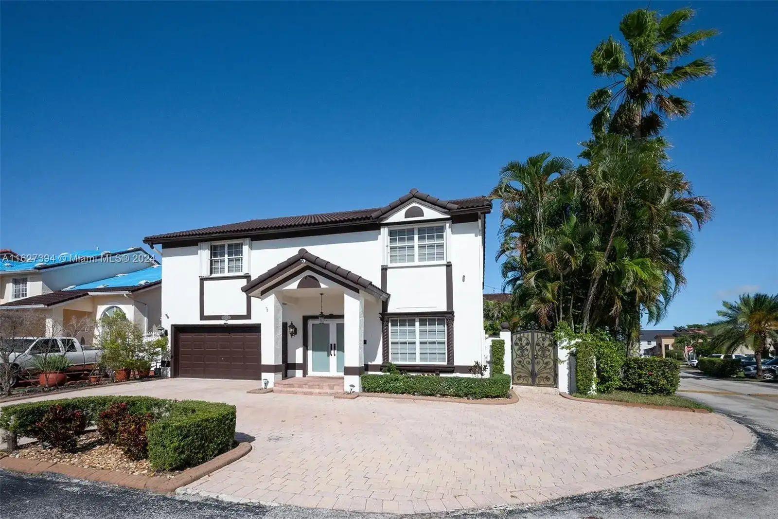 7949 NW 188th Ter, Hialeah FL 33015 photo 3