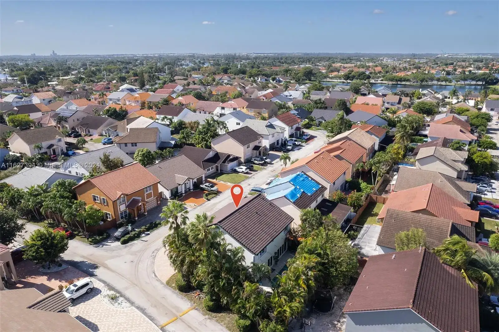 7949 NW 188th Ter, Hialeah FL 33015 photo 5