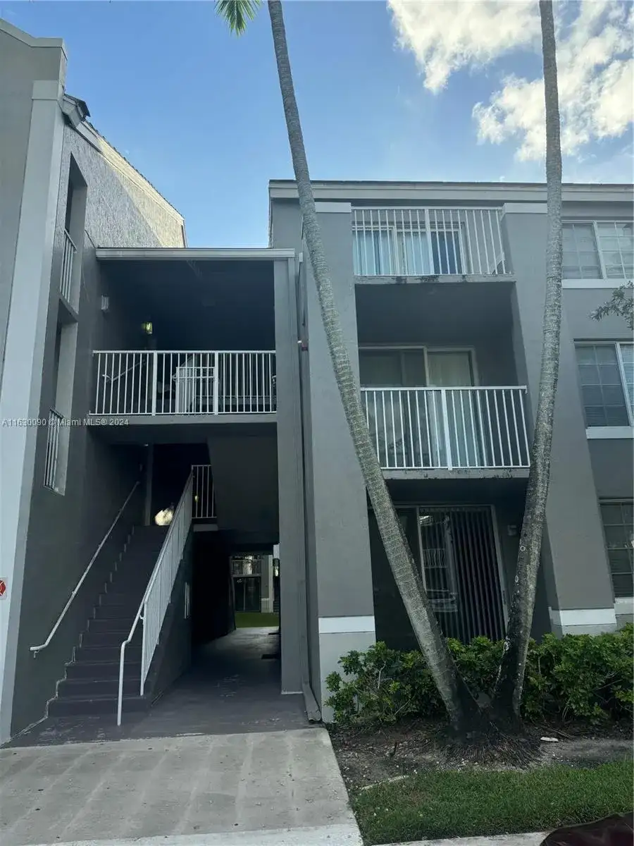 720 SW 111th Ave # 307, Pembroke Pines FL 33025 photo 2