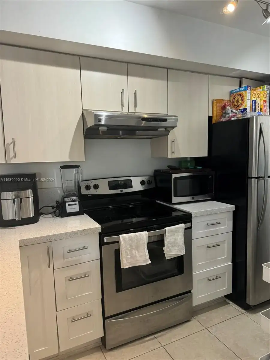 720 SW 111th Ave # 307, Pembroke Pines FL 33025 photo 4