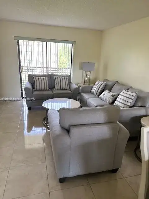 10101 Sunrise Lakes Blvd # 306, Sunrise FL 33322 photo 4