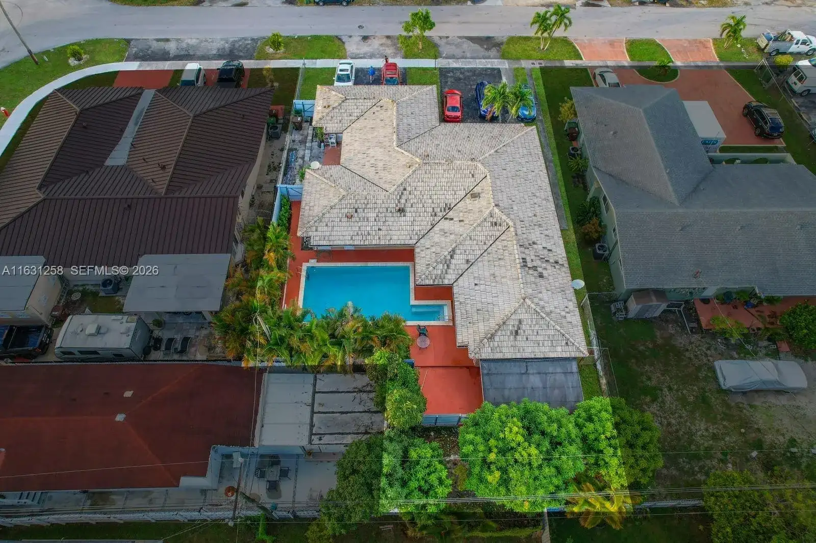324 E 34th St, Hialeah FL 33013 photo 4