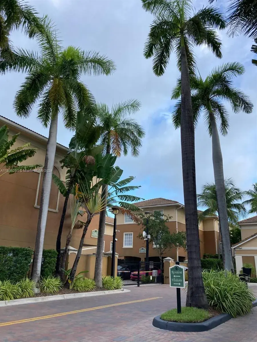 2921 NE 185th St # 1203, Aventura FL 33180