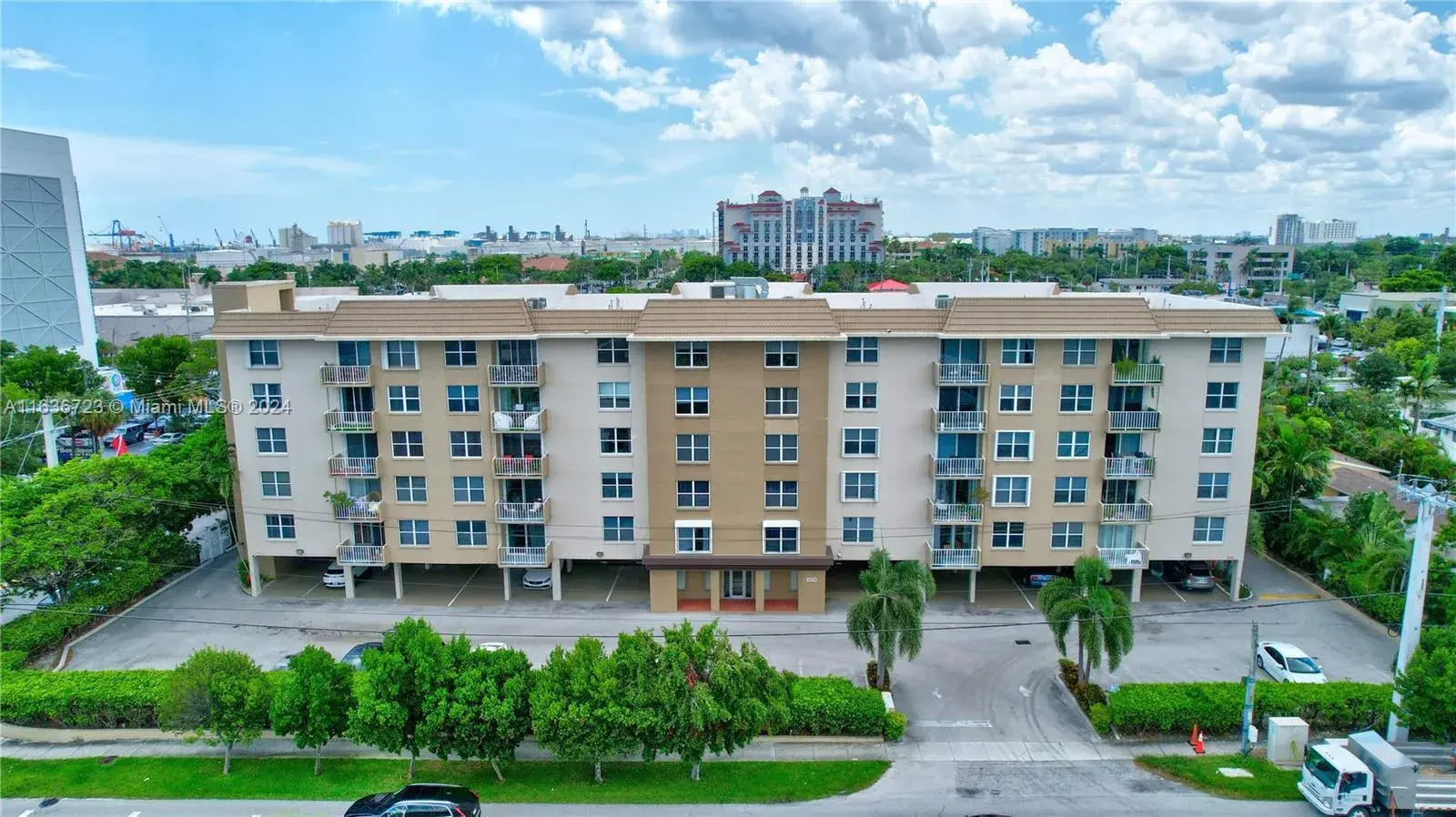 1050 SE 15th St # 203, Fort Lauderdale FL 33316