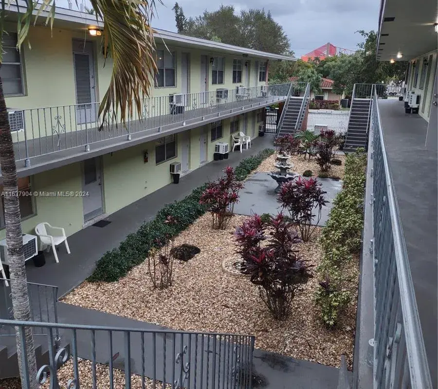 17 NE 2nd Ave # 205, Dania Beach FL 33004