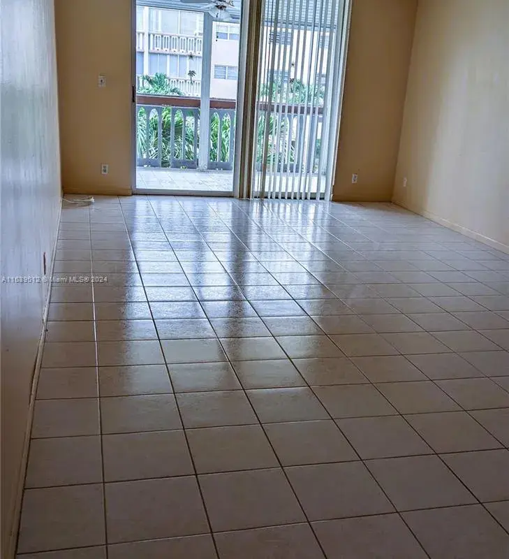 420 NE 12th Ave # 303, Hallandale Beach FL 33009