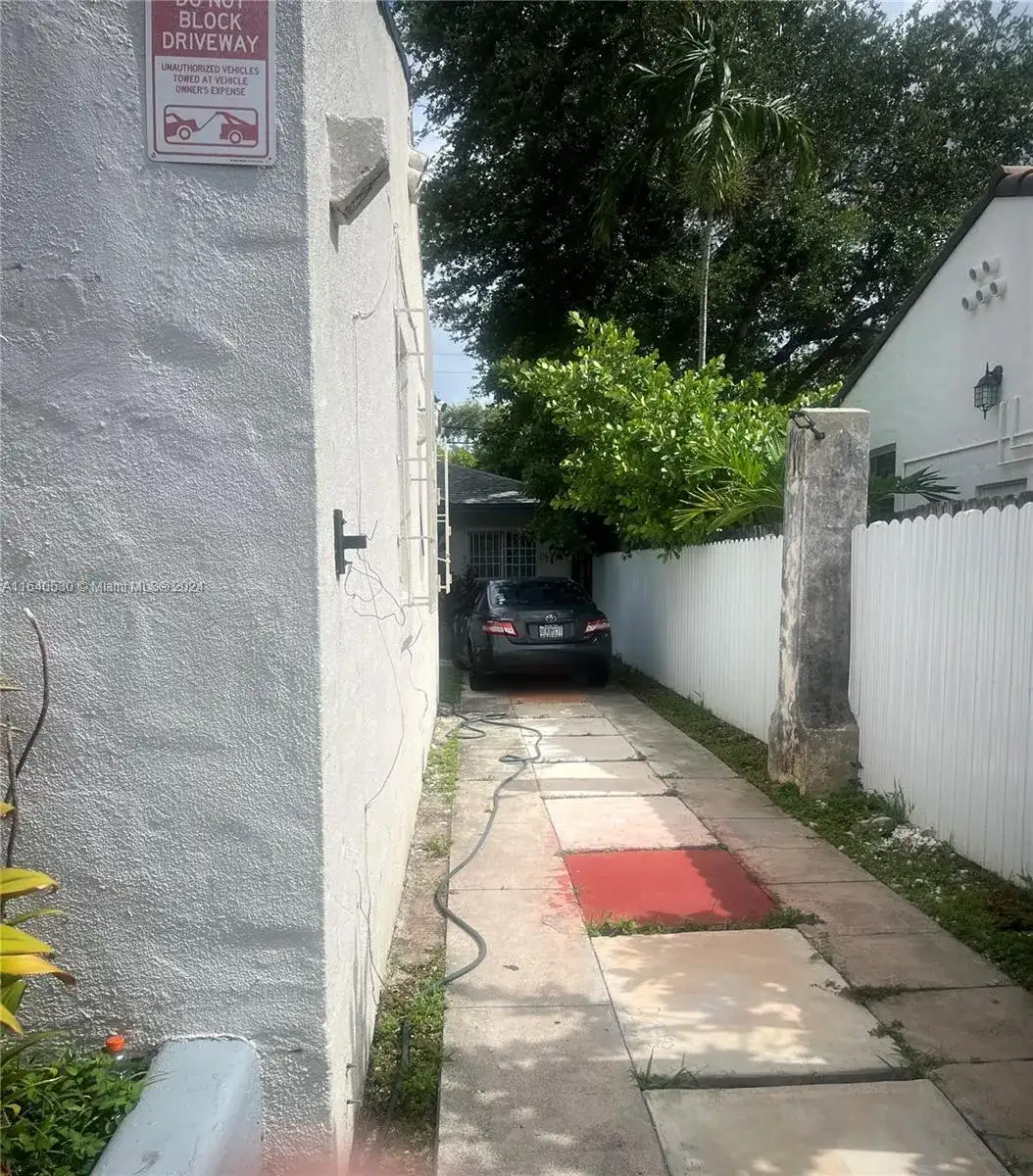 655 NE 80th St, Miami FL 33138 photo 4