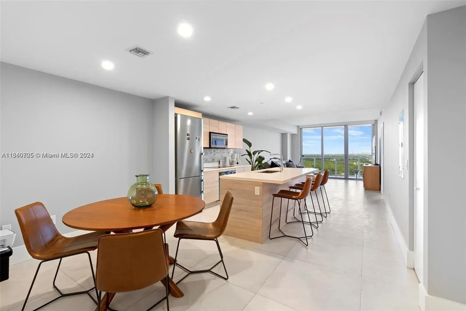 16385 Biscayne Blvd # 2703, North Miami Beach FL 33160
