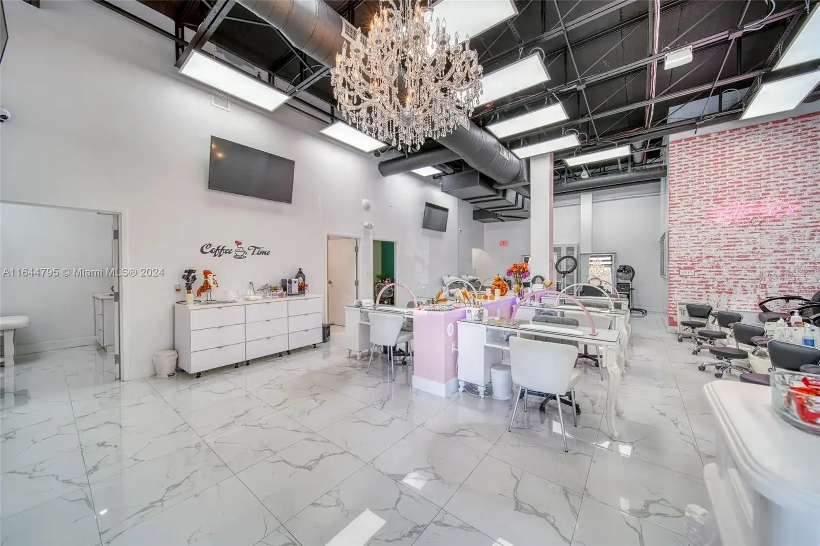Full-Service Beauty Salon For Sale in Pinecrest, Miami FL 33156 photo 3
