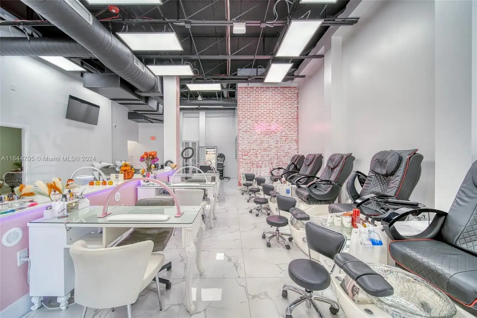 Full-Service Beauty Salon For Sale in Pinecrest, Miami FL 33156 photo 5