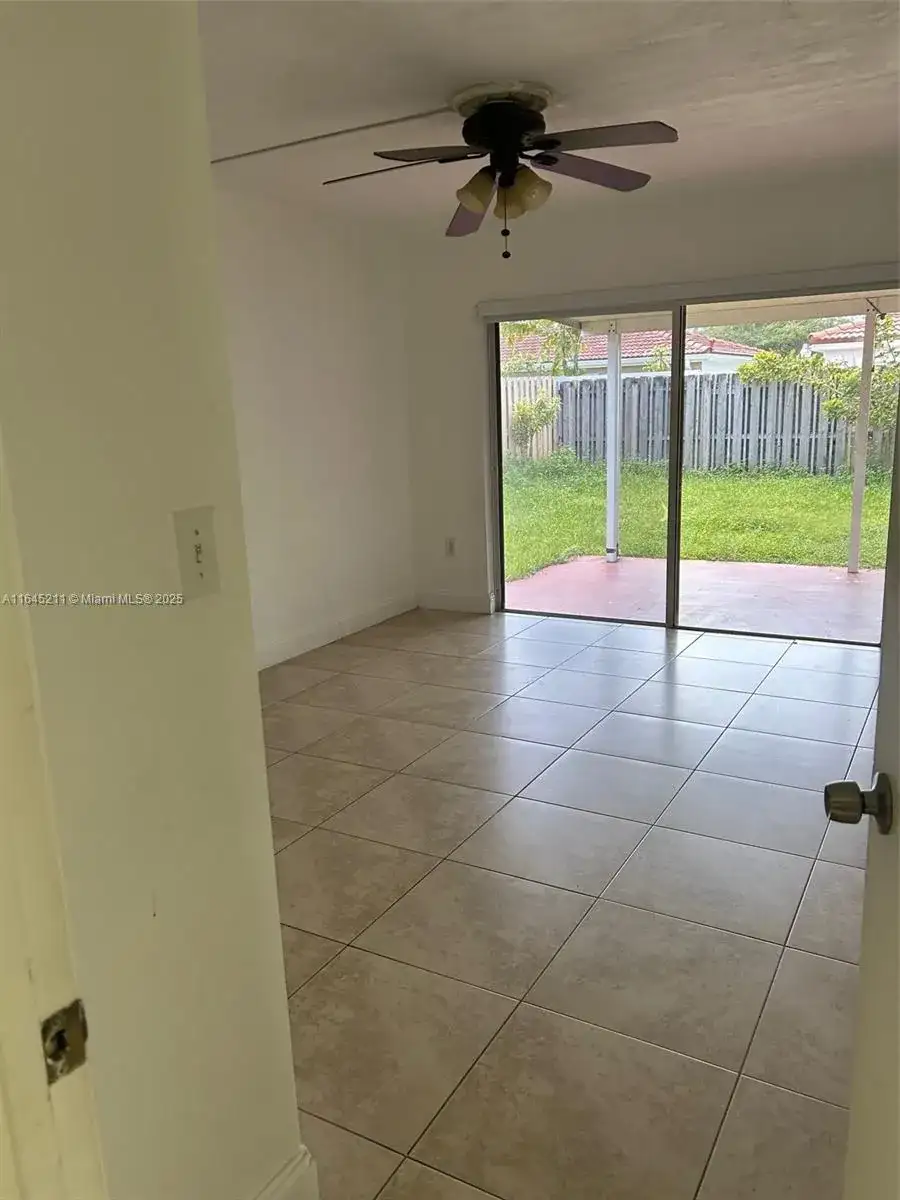 9136 NW 192nd Ter, Hialeah FL 33018 photo 5