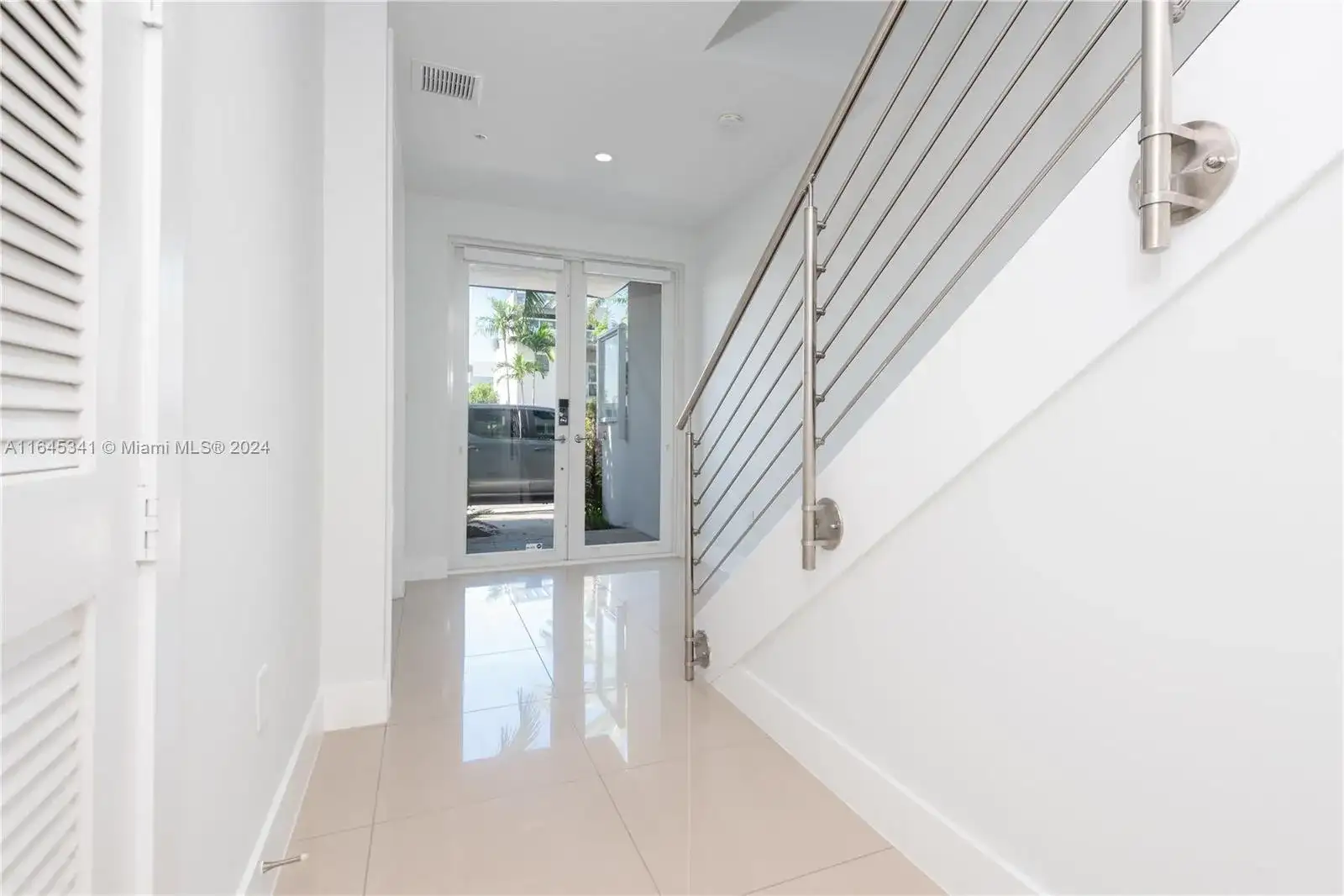 10471 NW 66th St, Doral FL 33178 photo 3